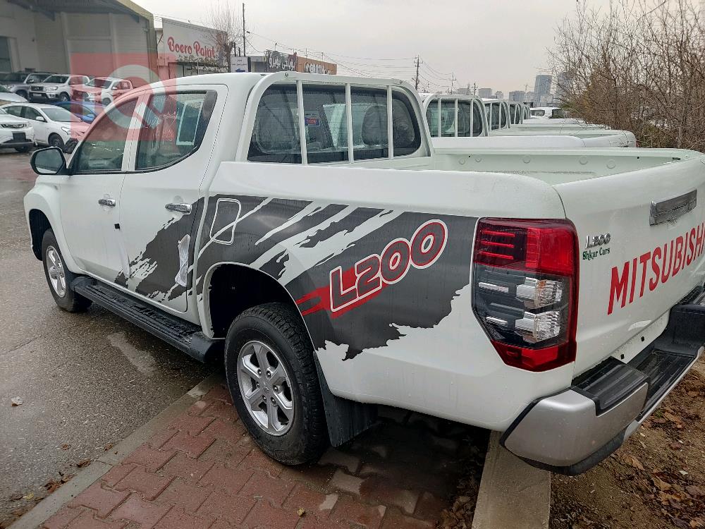میتسوبیشی L200